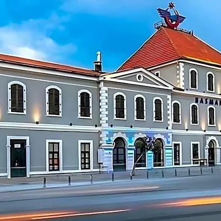 Hotel Emens 3*