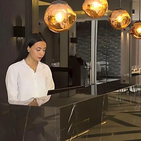 Hotel Emens