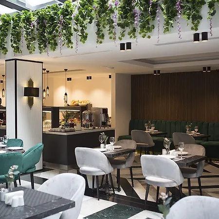 Emens Hotel 3*