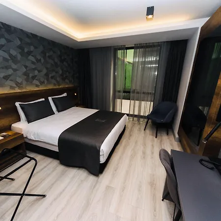 Emens Hotel 3*