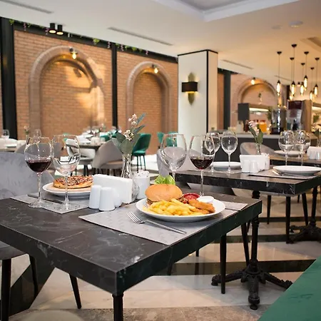 Hotel Emens